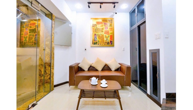 Bán nhà khu VIP Quận 1, đường Đề Thám, giá ngon 5.7 tỷ, 4.8 x 5 m